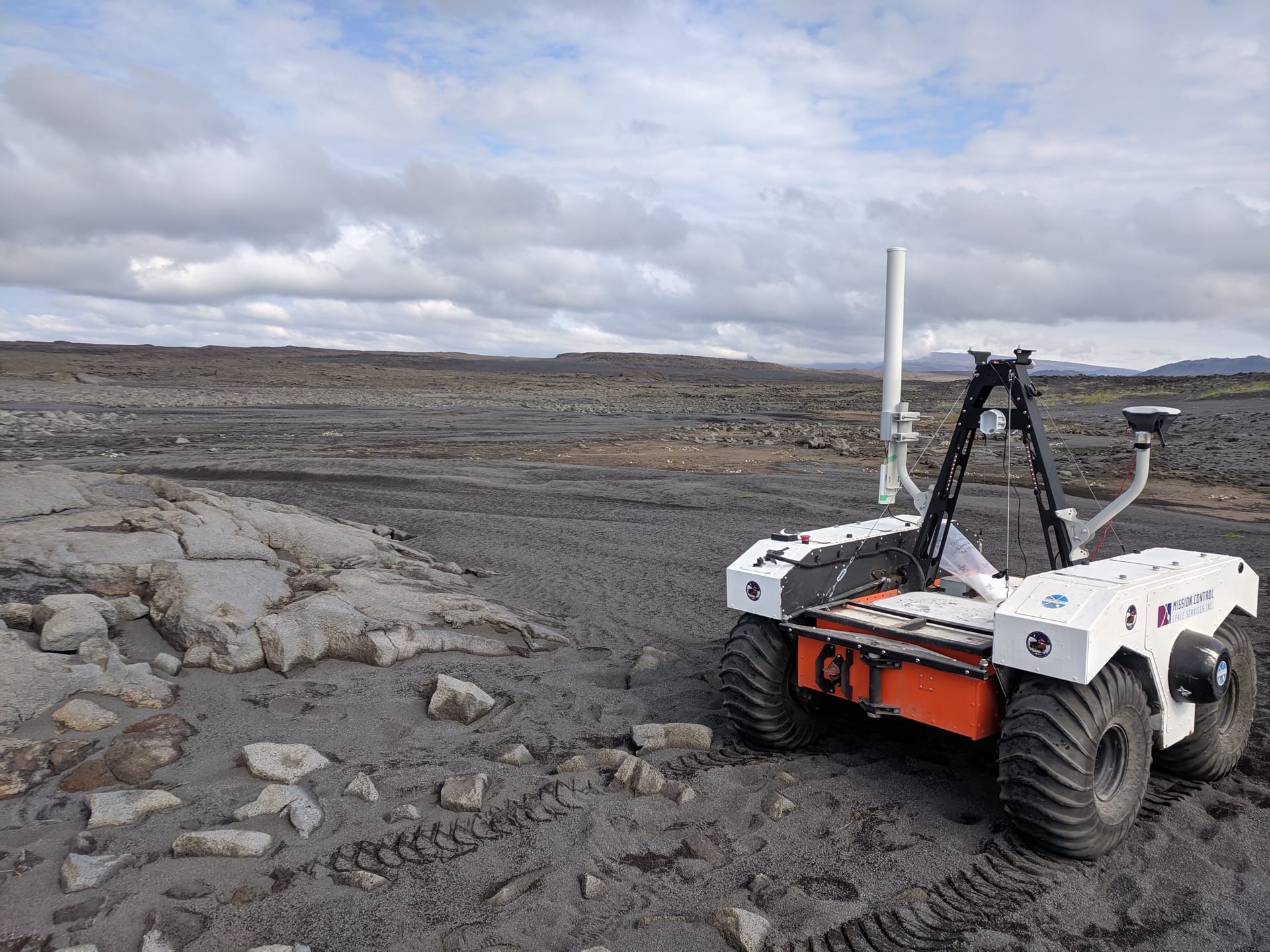 SEMI-AUTONOMOUS NAVIGATION FOR DETRITAL ENVIRONMENTS (SAND-E)